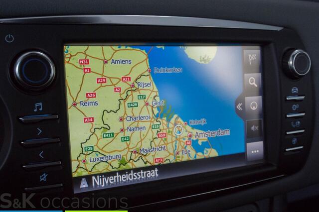 Toyota YARIS 1.5 Hybrid Navi PDC Keyless