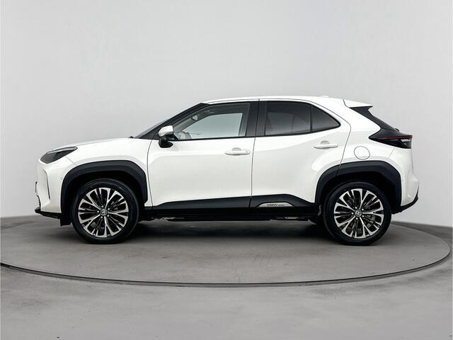 Toyota YARIS Cross 1.5 Hybrid Executive | 360° Camera | Elek. Kofferklep | Panoramadak | Stoel -/ Stuurwielverwarming |