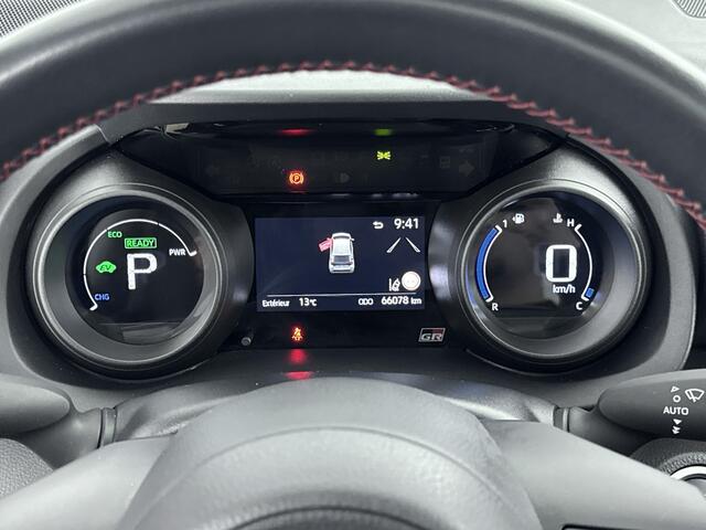 Toyota YARIS 1.5 Hybrid GR Sport Limited | HUD | Dodehoekdetectie | 18'' Lichtmetalen Velgen | Panoramadak |