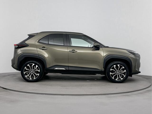 Toyota YARIS Cross 1.5 Hybrid 115 First Edition | Stoel -/ Stuur Verwarming | Draadloos Apple Carplay -/ Android Auto |