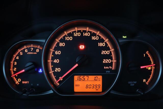 Toyota YARIS 1.3 VVT-i Aspiration | Airco | Cruise control | Achteruitrijcamera | All Season banden |