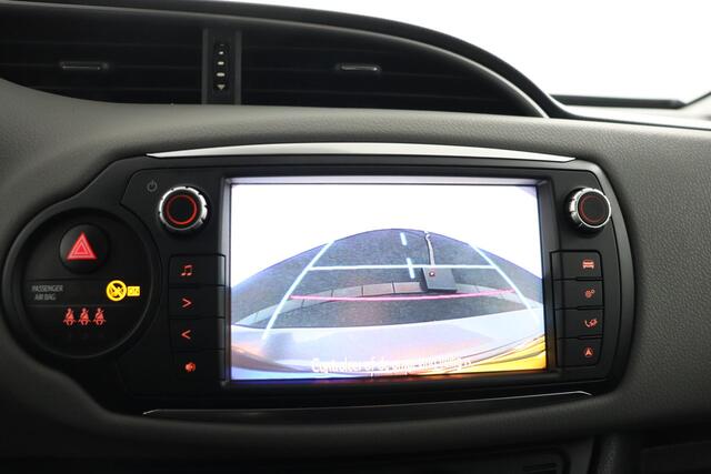 Toyota YARIS 1.3 VVT-i Aspiration | Airco | Cruise control | Achteruitrijcamera | All Season banden |