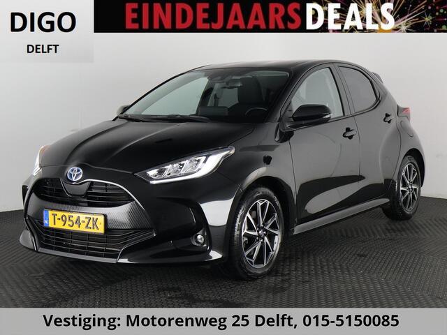 Toyota YARIS 1.5 HYBRID DYNAMIC 1e EIG. GARANTIE 8-2033 AUTOMAAT .CARPLAY NAVIGATIE . CAMERA . STOELVERWARMING . APPLE CARPLAY & ANDROID AUTO.