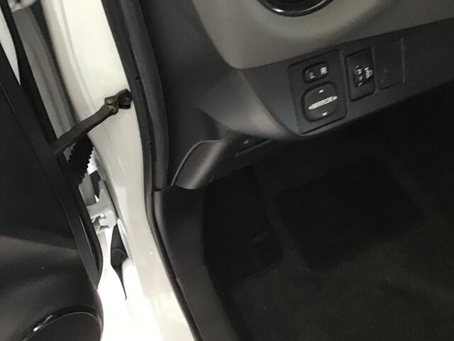 Toyota YARIS 1.5 Hyb. Y20 Excl Ed