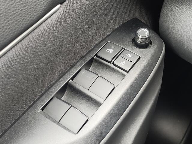 Toyota YARIS Cross 1.5 Hybrid 115 First Edition | Sensoren v/a | Android Auto | Stu