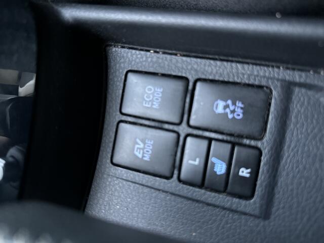 Toyota YARIS 1.5 Hyb. Bi-Tone Aut*5DR*Camera*LED*CLIMA*STOELVW*MF STUUR