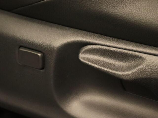 Toyota YARIS Cross 1.5 Hybrid 130 GR Sport - PANORAMADAK - PARKEERSENSOREN VOOR EN ACHTER - 130 PK - DODEHOEK DETECTIE - 360 GRADEN CAMERA - HEAD-UP DISPLAY - ELEKTRISCHE ACHTERKLEP - JBL GELUIDSINSTALLATIE - VOORRUIT, STUUR EN STOEL VERWARMING