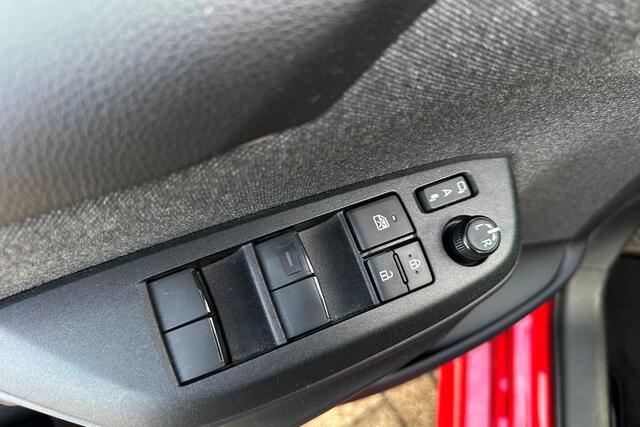 Toyota YARIS 1.5 Hybrid Executive Bi-Tone