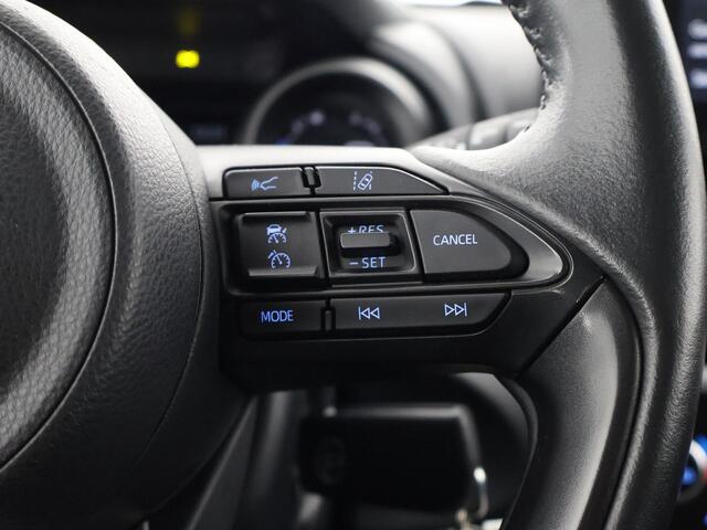 Toyota YARIS Cross 1.5 HYBRID BI-TONE PACK GARANTIE 11-2033 BIJNA 2024.CLIMA.CRUISE ADAPTIEF. PARKEER CAMERA.