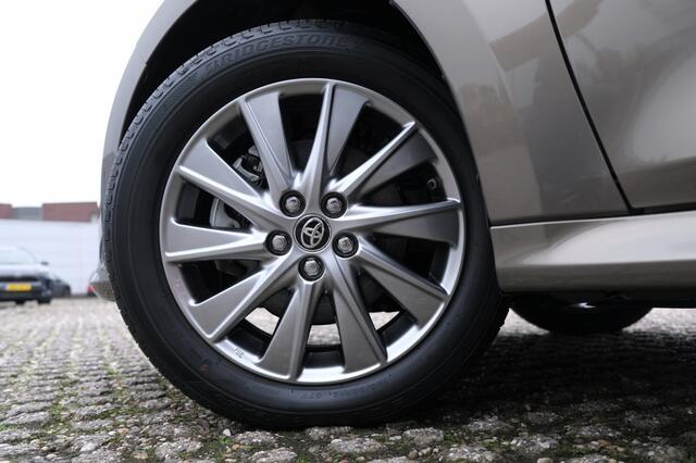 Toyota YARIS 1.5 Hybrid 115 Dynamic Automaat | Winter pack | Apple CarPlay &