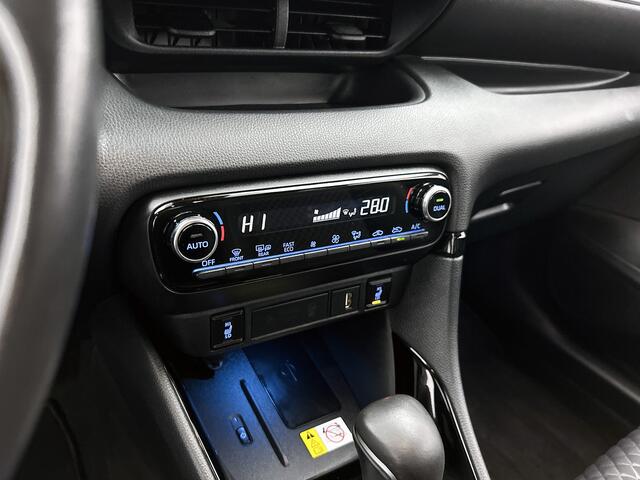 Toyota YARIS 1.5 Hybrid Style | Draadloos opladen telefoon | Elektrisch inklapbare spiegels |Stoelverwarming |