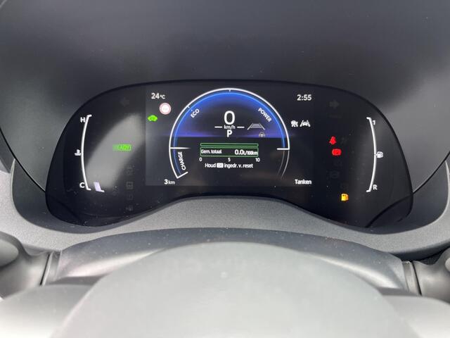 Toyota YARIS Cross 1.5 Hybride 130 pk Black Edition, Safety + Winter pakket.