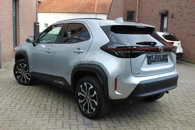 Toyota YARIS Cross 1.5 Hybrid 115 Dynamic Navi/Carplay, Keyless Entry/start, WinterPack, LED, NIEUW!!
