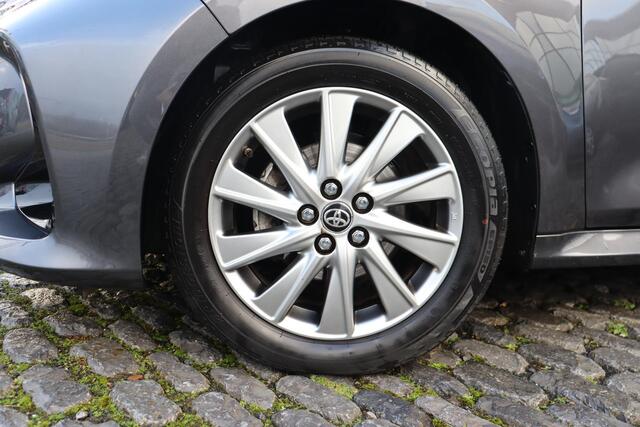 Toyota YARIS 1.5 VVT-i Dynamic Limited, Stoel & Stuurverwarming , Adaptieve Cruise control, Parkeercamera, Apple Carplay, Android Auto.