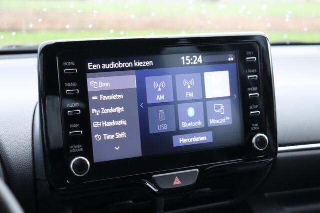 Toyota YARIS 1.5 VVT-i Dynamic Limited, Stoel & Stuurverwarming , Adaptieve Cruise control, Parkeercamera, Apple Carplay, Android Auto.