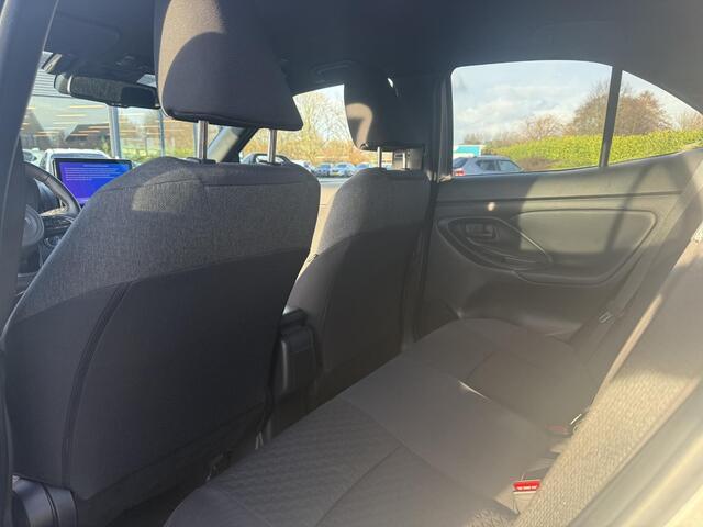 Toyota YARIS Cross 1.5 Hybrid 115 Dynamic | Stoel- stuurverwarming | Keyless | Camera | ACC | 10,5" Multimedia