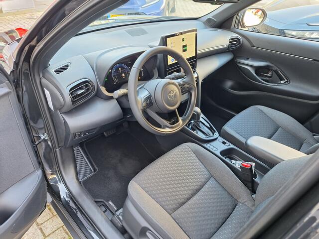 Toyota YARIS Cross 1.5 Hybrid 115 Dynamic met Comfort Pack | Navi | PDC v+a | Stoel/stuur/voorruit verw | Dode hoek detectie |