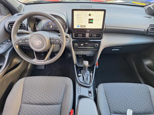 Toyota YARIS Cross 1.5 Hybrid 115 Dynamic met Comfort Pack | Navi | PDC v+a | Stoel/stuur/voorruit verw | Dode hoek detectie |