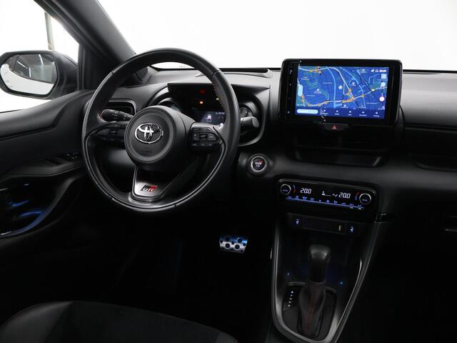 Toyota YARIS 1.5 Hybrid GR Sport | Navigatie | Parkeercamera | Stoelverwarming | Head-Up | Keyless Go |