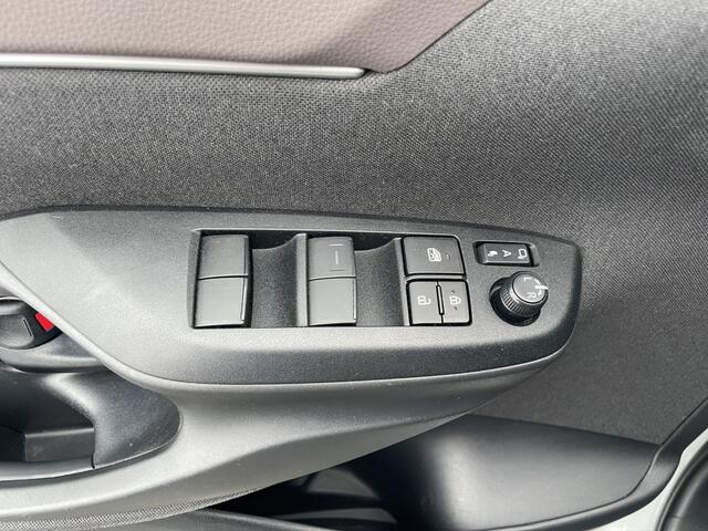 Toyota YARIS Cross 1.5 Hybrid AWD Executive | Panodak | HUD | Trekhaak | 360 camera