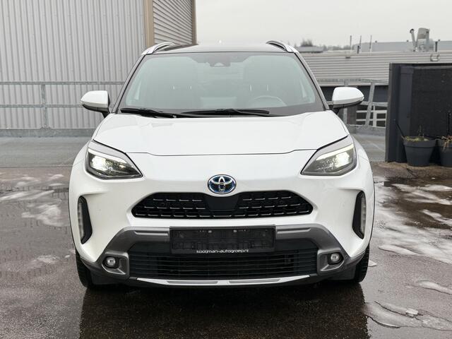 Toyota YARIS Cross 1.5 Hybrid Adventure AWD Panoramadak, Dodehoekdetectie, Stoelverwarming, Parkeersensoren voor + achter, Achteruitrijcamera, Head-up display, JBL