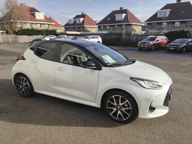 Toyota YARIS 1.5 Hybrid Style Bi Tone