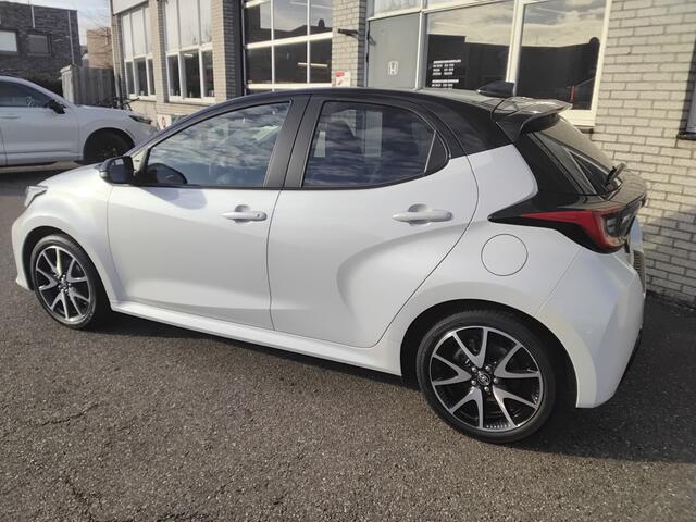 Toyota YARIS 1.5 Hybrid Style Bi Tone