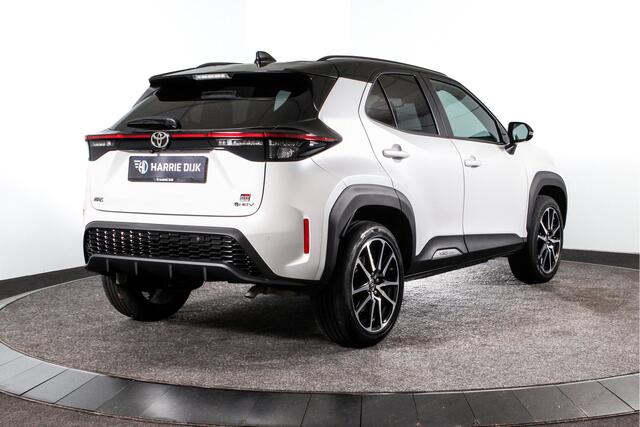 Toyota YARIS Cross 1.5 Hybrid 130 GR Sport | Dig.Cockpit | Adapt.Cruise | Head-up | Stoel+Stuurverw. | 360 Camera | PDC + NAV + App.Connect (Draadloos) | ECC | LM 18" | 9816