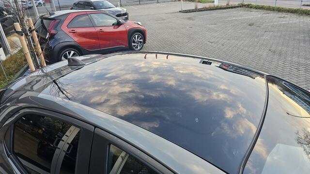 Toyota YARIS 1.5 Hybride Executive NLauto | All-in | zomer / winter | Dealero