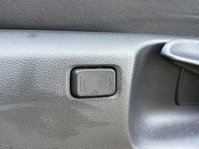 Toyota YARIS 1.5 Hybrid 115 Dynamic **DODEHOEK DETECTIE/ STUUWVERWARMING/ PARKEERSENSOREN/ GARANTIE**