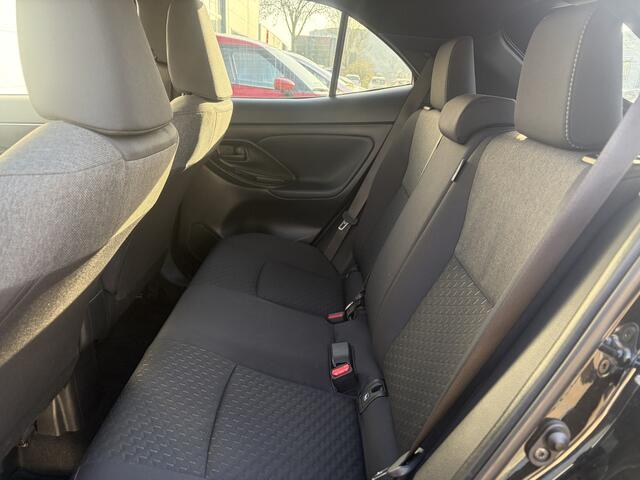 Toyota YARIS Cross 1.5 Hybrid 115 Dynamic Limited Parkeersensoren Stoel Stuur Verwarming PDC