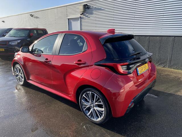 Toyota YARIS 1.5 Hybrid 130 Executive Mega veel luxe, NL-auto, Dodehoekdetectie, stoel- & stuurverwarming, navigatie Apple CarPlay/Android Auto, parkeersensoren v&a, ACC