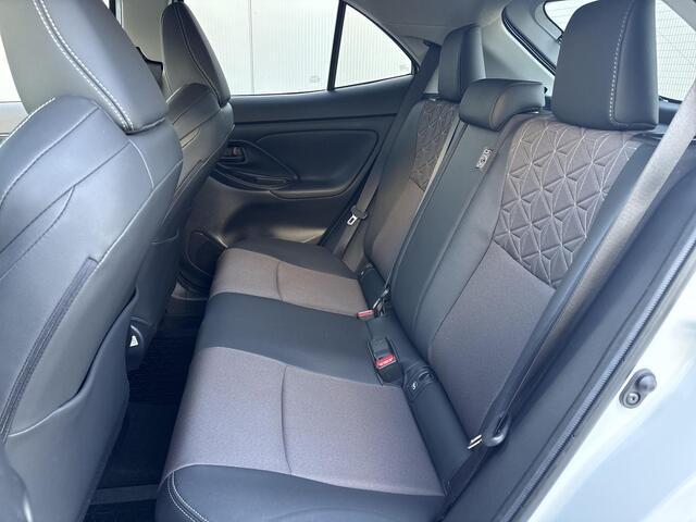 Toyota YARIS Cross 1.5 Hybrid Executive **DODEHOEK DETECTIE/ STUURVERWARMING/ PARKEERSENSOREN/ GARANTIE**