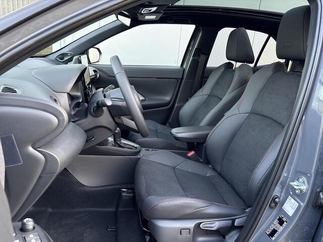 Toyota YARIS Cross 1.5 Hybrid 130 GR Sport **NIEUWE AUTO/ PANORAMA DAK/ DIRECT LEVERBAAR**