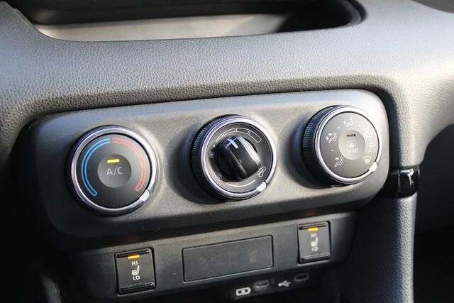 Toyota YARIS 1.5 VVT-i Dynamic Special | Rijklaar | Stoelverwarming | LED | Apple/Android | Adap. cruise | Camera