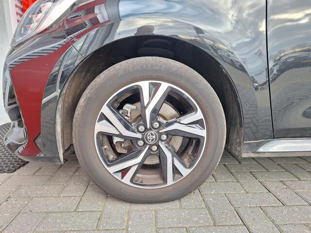 Toyota YARIS 1.5 Hybrid 115 First Edition