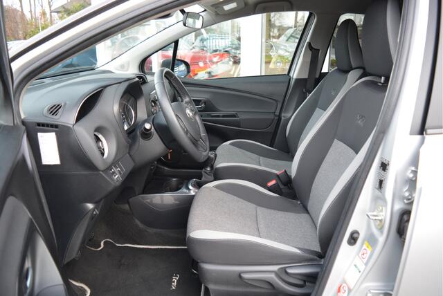 Toyota YARIS 1.0 VVT-i Y20 ? Two Tone ?Navi ? Cruise ? Camera ?