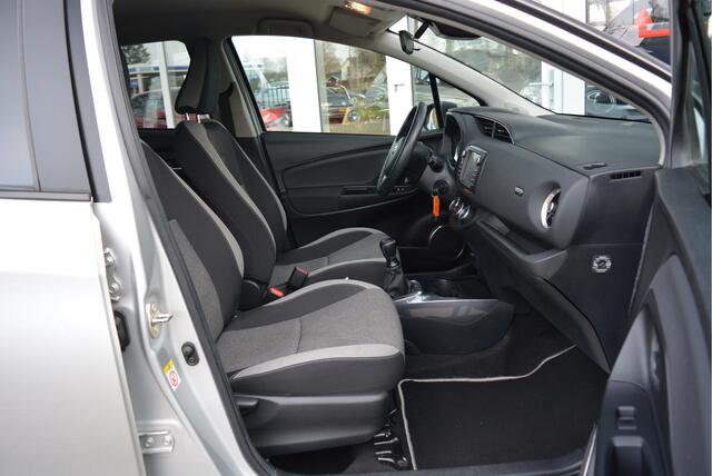 Toyota YARIS 1.0 VVT-i Y20 ? Two Tone ?Navi ? Cruise ? Camera ?