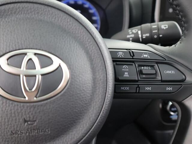 Toyota YARIS 1.5 Hybrid 130 Executive | DEMO | Navigatie | Stoel en stuurverwarming | PDC | ACC |