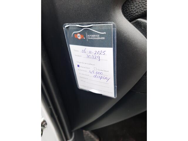 Toyota YARIS 1.5 Hybrid 115 Dynamic | Parkeersensoren | NL-Auto | Comfort Pack |