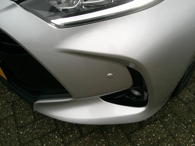 Toyota YARIS 1.5 Hybrid Dynamic Navi Pdc V+A