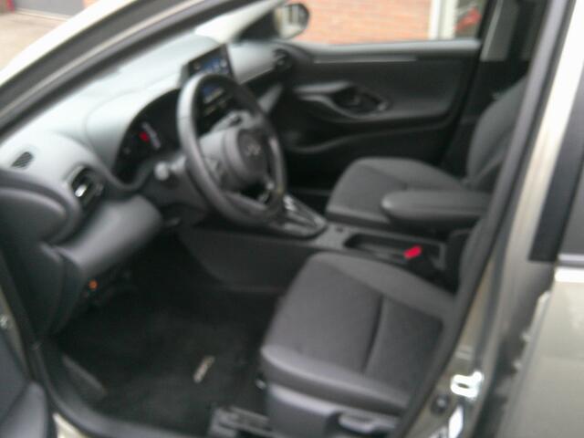 Toyota YARIS 1.5 Hybrid 115 First Edition