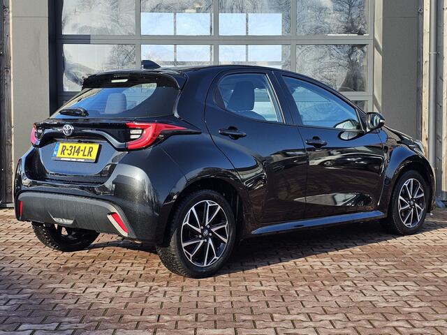 Toyota YARIS 1.5 VVT-i Dynamic | Airco | Navi | Keyless | Lane Assist | Adaptive Cruise | All-seasons | Camera |