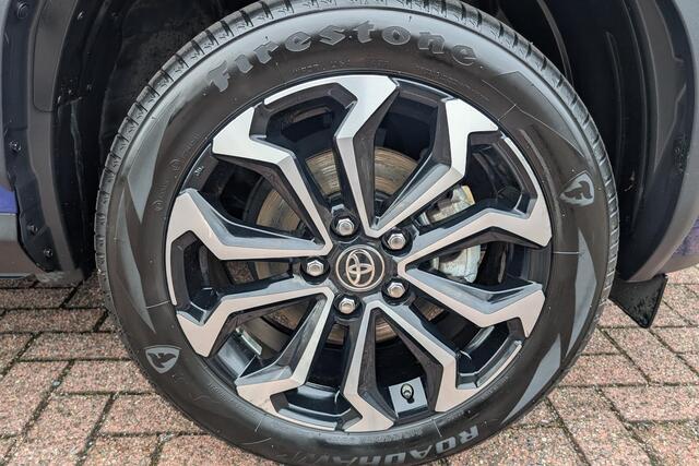 Toyota YARIS Cross 1.5 Hybrid First Edition Automaat, Achteruitrijcamera, Navigatie met Android Auto & Apple Carplay