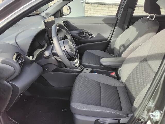 Toyota YARIS Cross 1.5 Hybrid 130 Style Edition 2025 Blindspot, stoelverwarming, stuurverwarming, draadloos telefoonlader