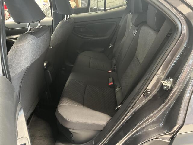 Toyota YARIS Cross 1.5 Hybrid 115 Dynamic **DODEHOEK DETECTIE/ STUURVERWARMING/ PARKEERSENSOREN/ GARANTIE**