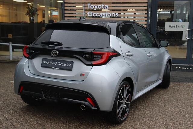 Toyota YARIS 1.5 Hybrid 130 GR Sport, Head-Up Display , Stoel- en stuurverwarming