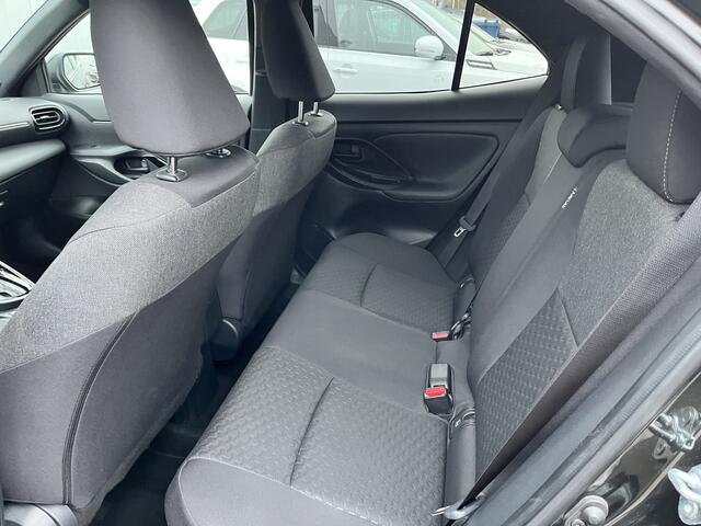 Toyota YARIS Cross 1.5 Hybrid 115 Dynamic Limited Parkeersensoren Stoel Stuur Verwarming PDC