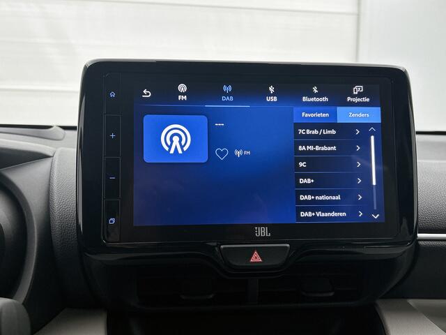 Toyota YARIS 1.5 Hybrid Style Limited | Stoel-/Stuurverwarming | Parkeersensoren V+A | JBL | Lichtmetalen Velgen |