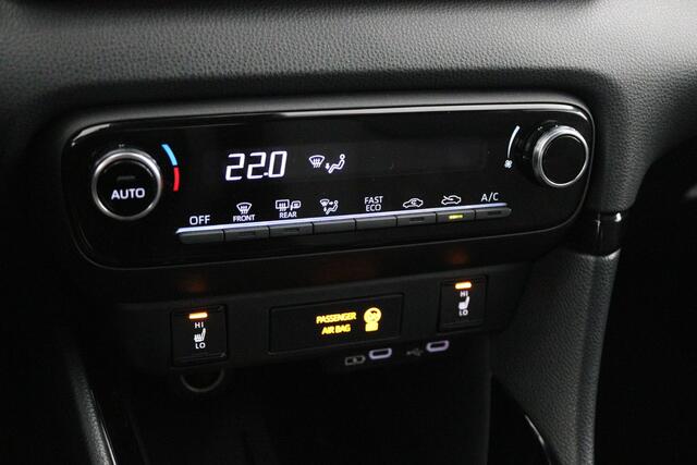 Toyota YARIS 1.5 Hybrid 115 Dynamic | Comfort pack | Parkeersensoren | Stoelverwarming |